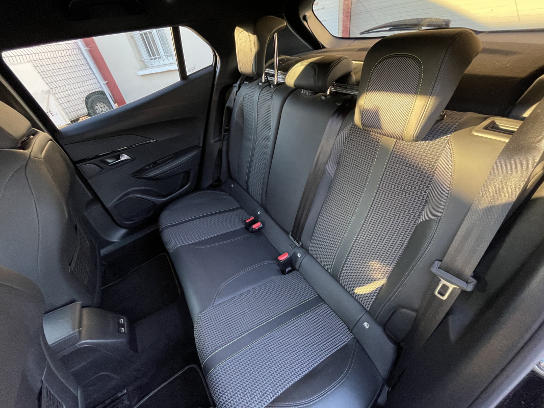 Peugeot 2008 — 14
